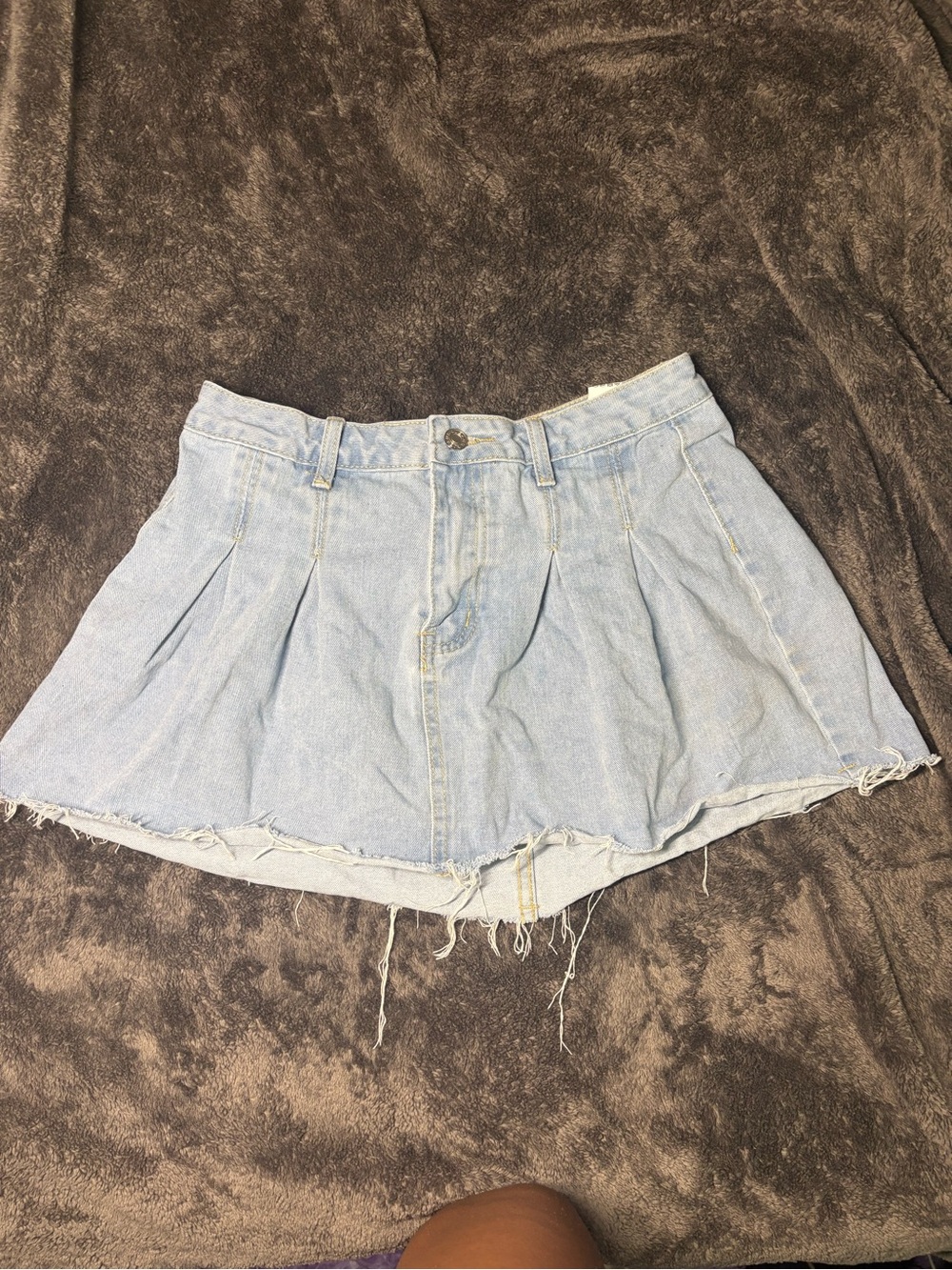 SHEIN Light Wash Denim Pleated Mini Skirt